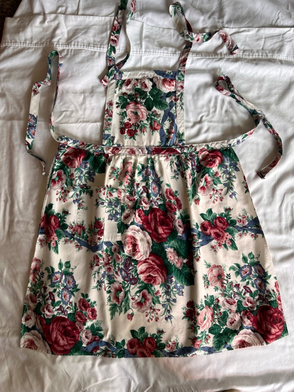 Floral Print Women’s Apron in Cream and Rose